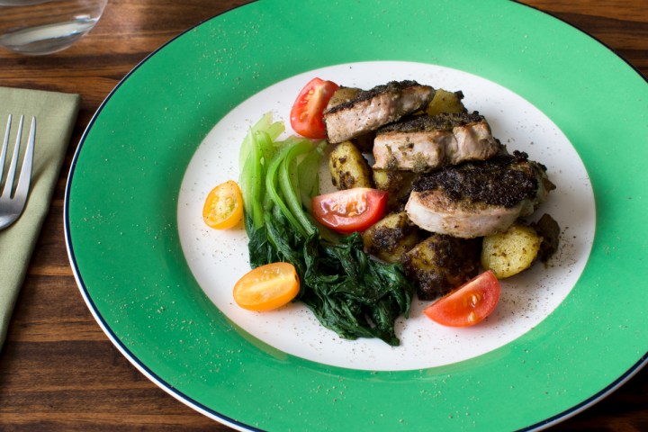 Green kale pesto with pan-fried potatoes, pork tenderloin, tatsoi, and cherry tomatoes-4770-2.jpg
