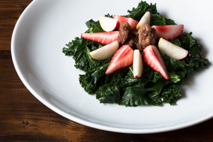 green-kale-sauteed-in-coconut-oil-with-strawberries-lady-apples-and-candied-walnuts-4376-2
