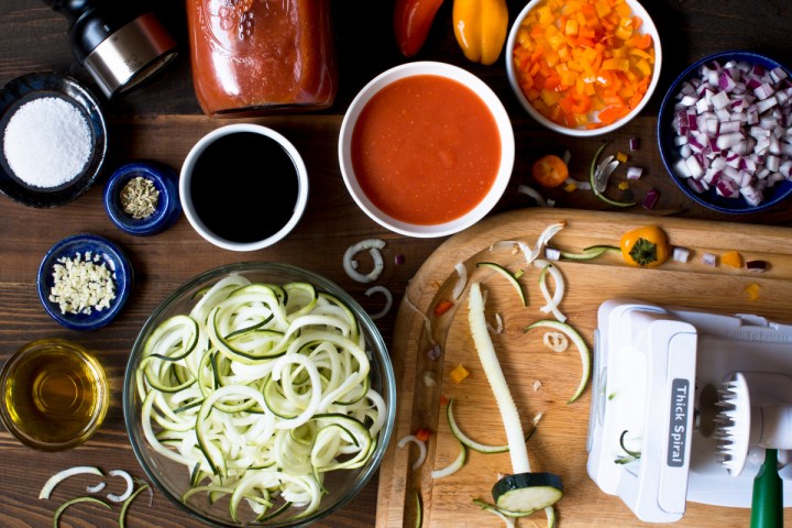 miz-for-zucchni-pasta-in-red-sauce-with-sweet-red-peppers-4818-3