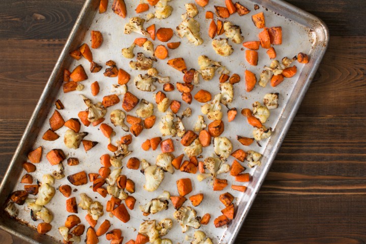 roasted-cauliflower-and-carrots-out-of-the-oven-5250-2