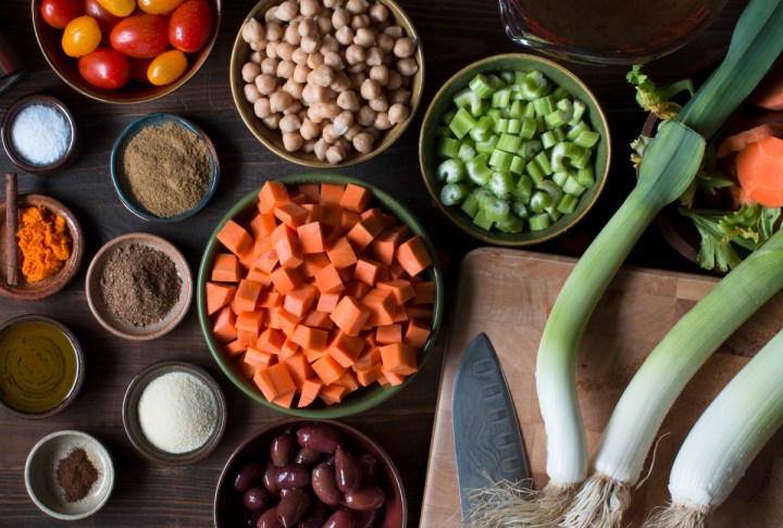 Miz for Moroccan-style carrot, celery, and leek stew lr-8072