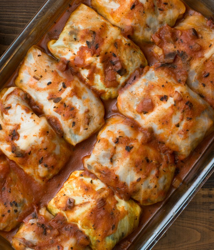 Stuffed cabbage rolls in red sauce lr-7885-2